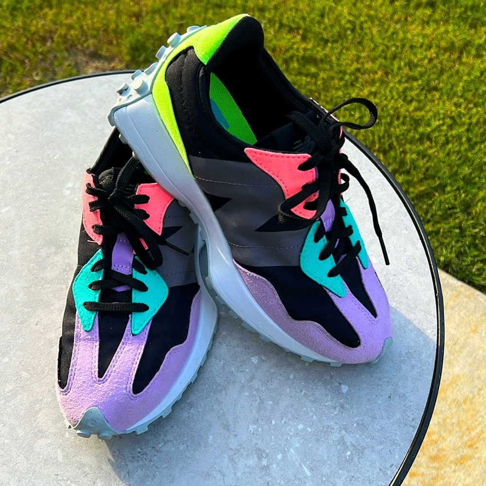 New Balance 327